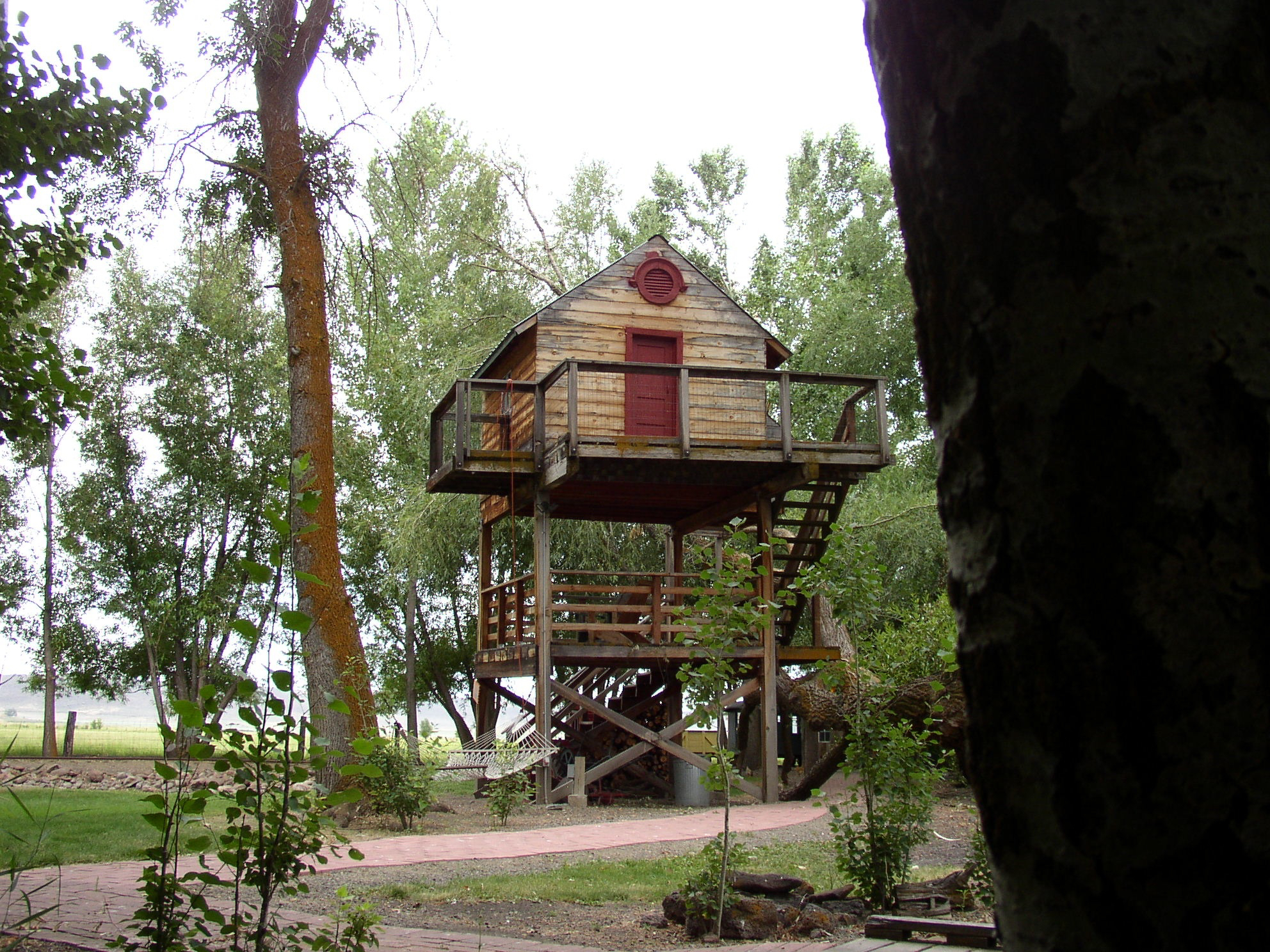 Joshua & Will’s Treehouse – Baker's 10 Acre Railway Gardens